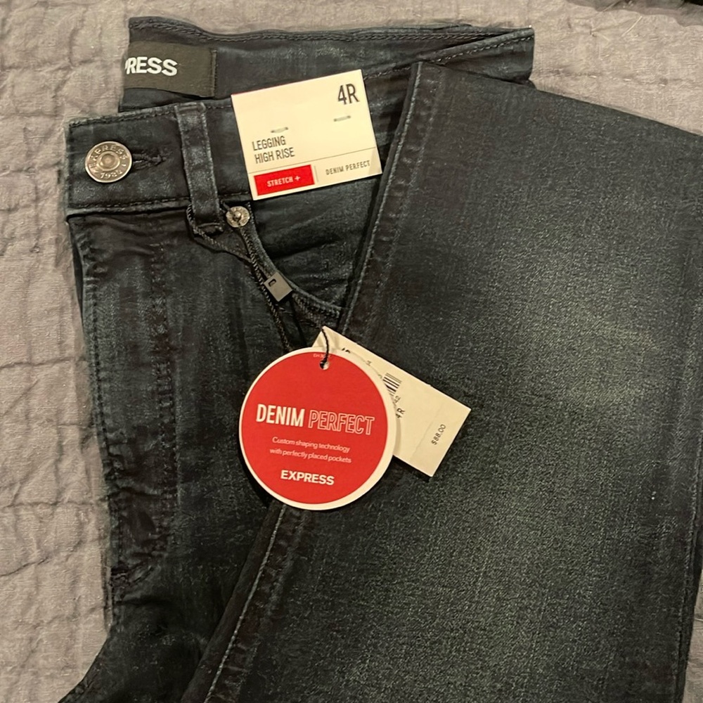 Express denim high rise leggings in Size 4R